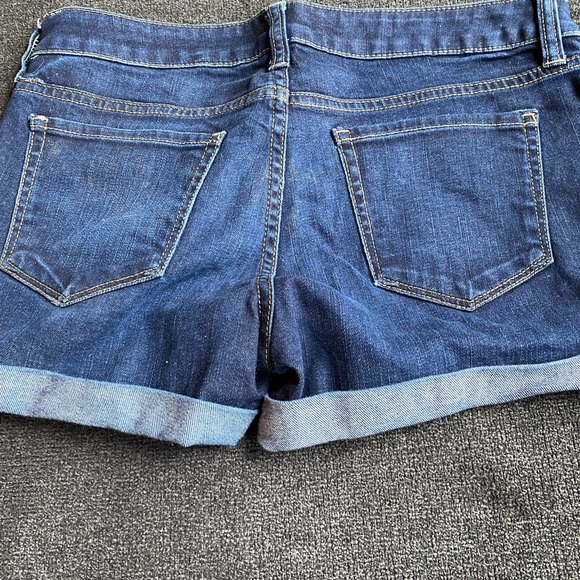 6/$20.   Arizona blue Jean shorts - Picture 3 of 3
